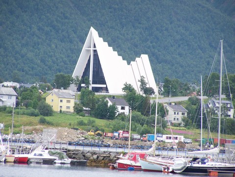 Tromso: Ishavskatedralen